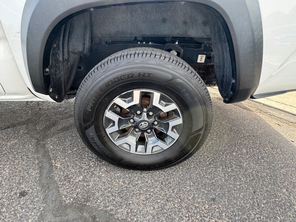 2021 Toyota Tacoma Image 24