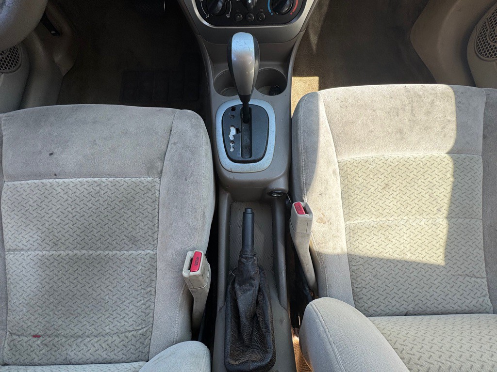 2006 Saturn ION Image 16