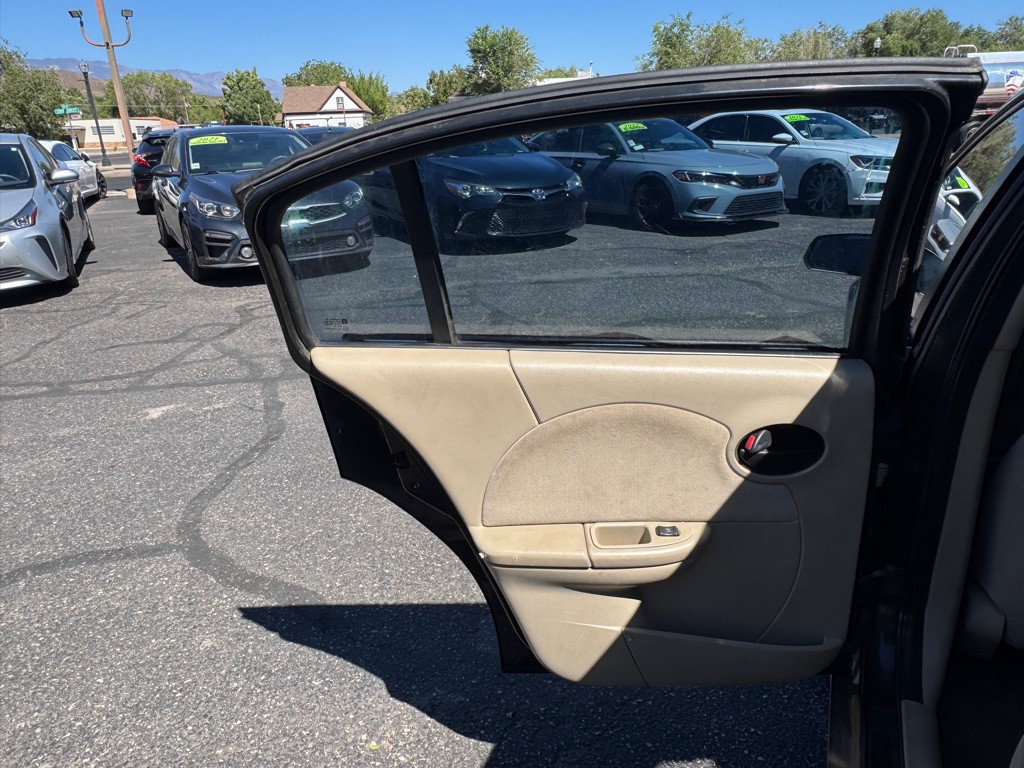 2006 Saturn ION Image 22