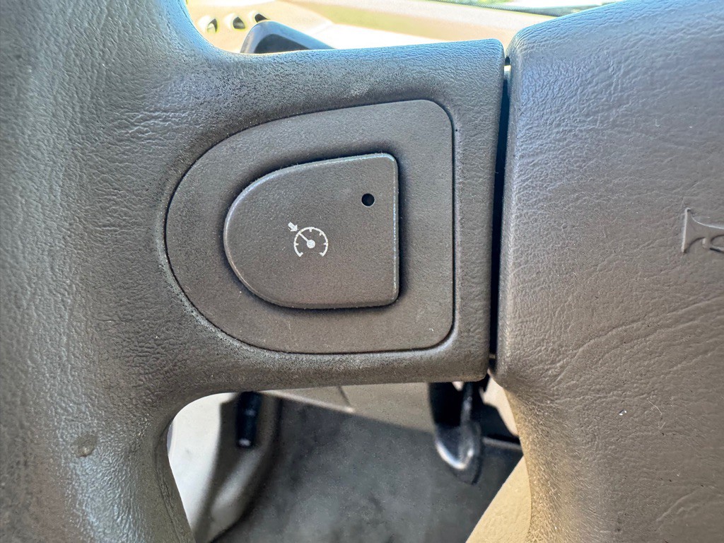 2006 Saturn ION Image 27