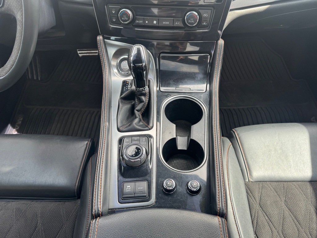 2020 Nissan Maxima Image 16