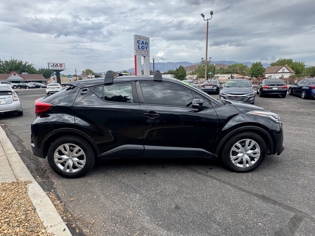 2021 Toyota C-HR Image 4
