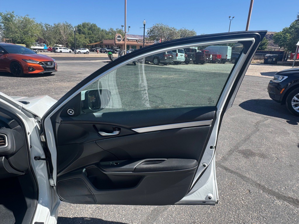 2019 Honda Civic Image 21