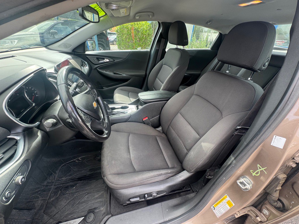 2018 Chevrolet Malibu Image 9