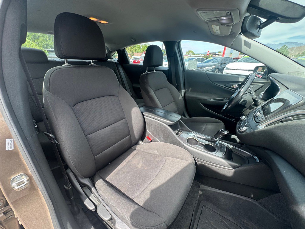 2018 Chevrolet Malibu Image 10
