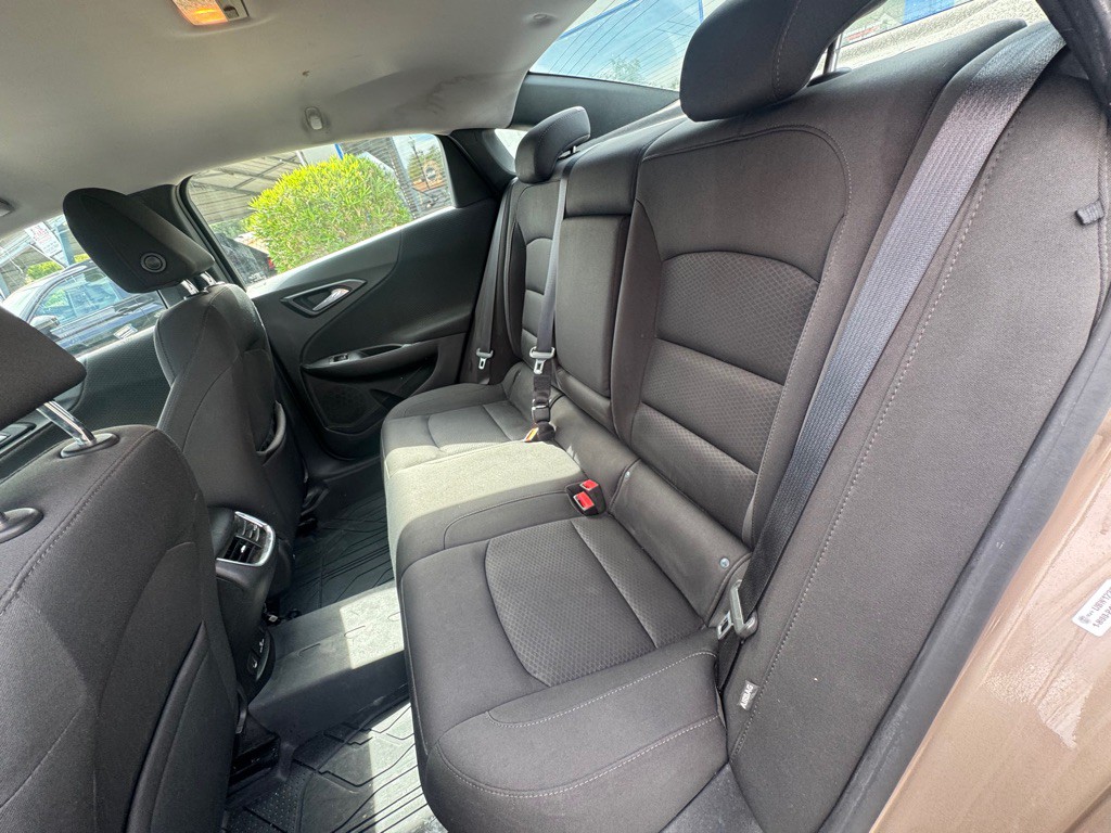 2018 Chevrolet Malibu Image 11