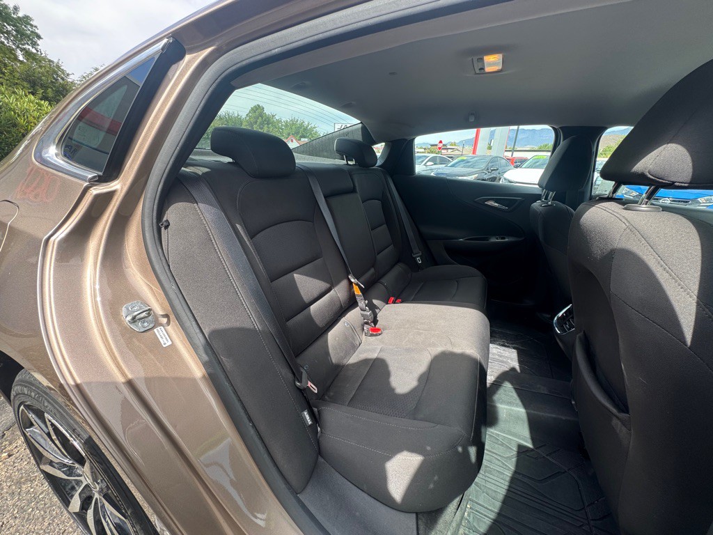 2018 Chevrolet Malibu Image 12