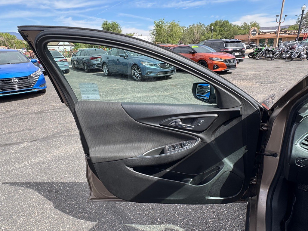 2018 Chevrolet Malibu Image 20