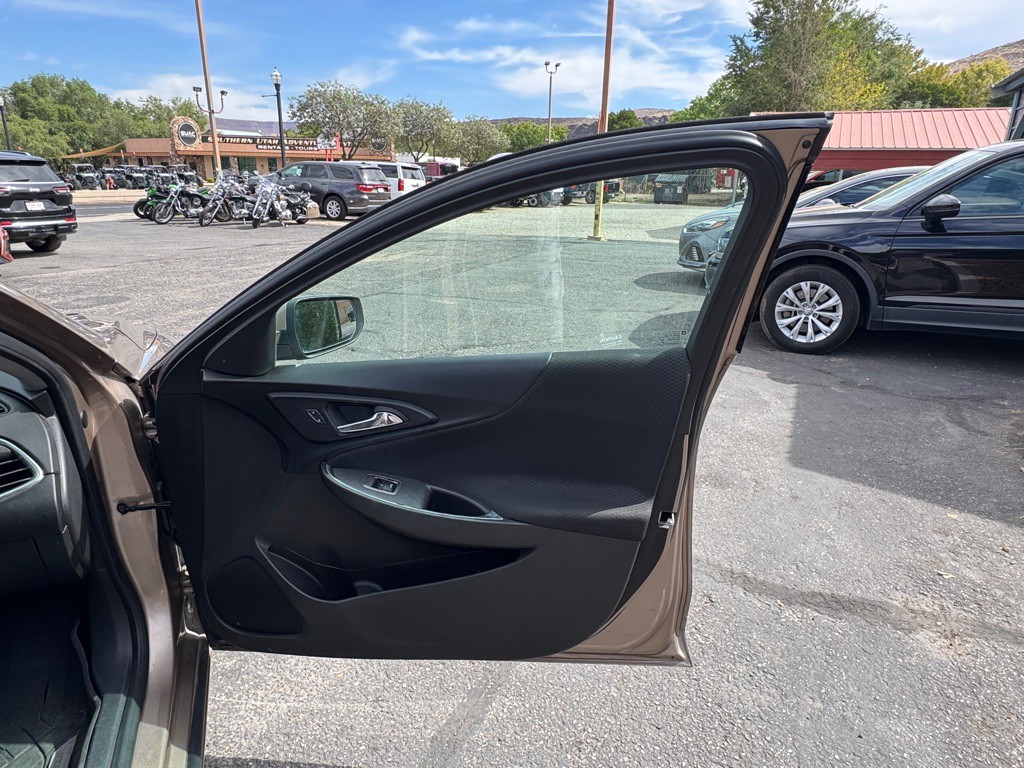 2018 Chevrolet Malibu Image 22