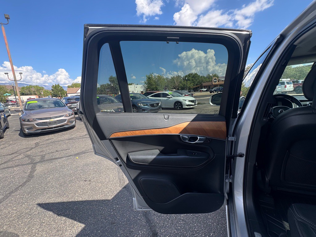 2020 Volvo XC90 Image 25