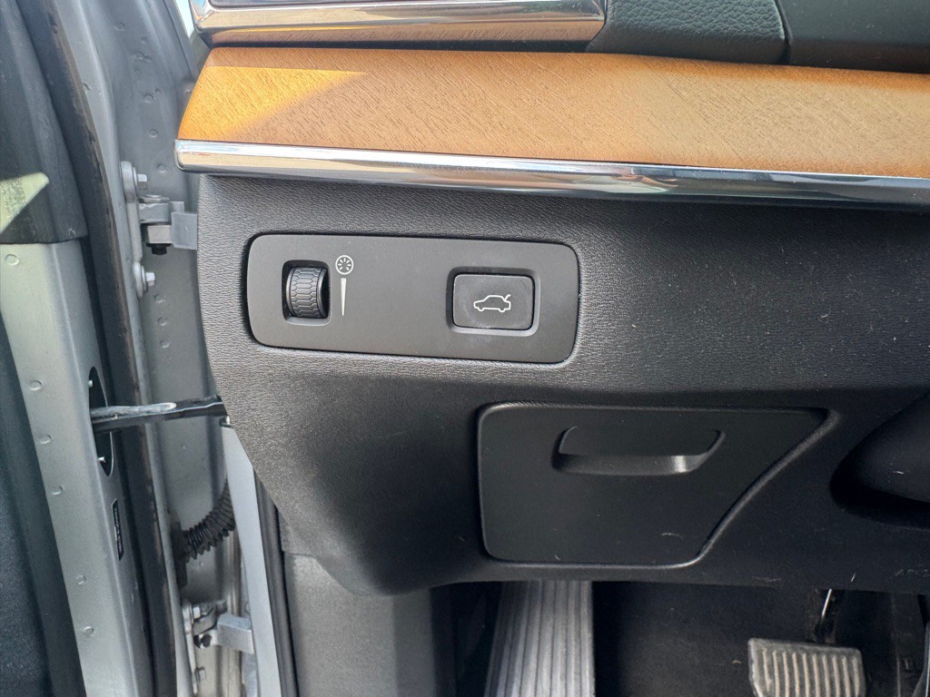 2020 Volvo XC90 Image 29