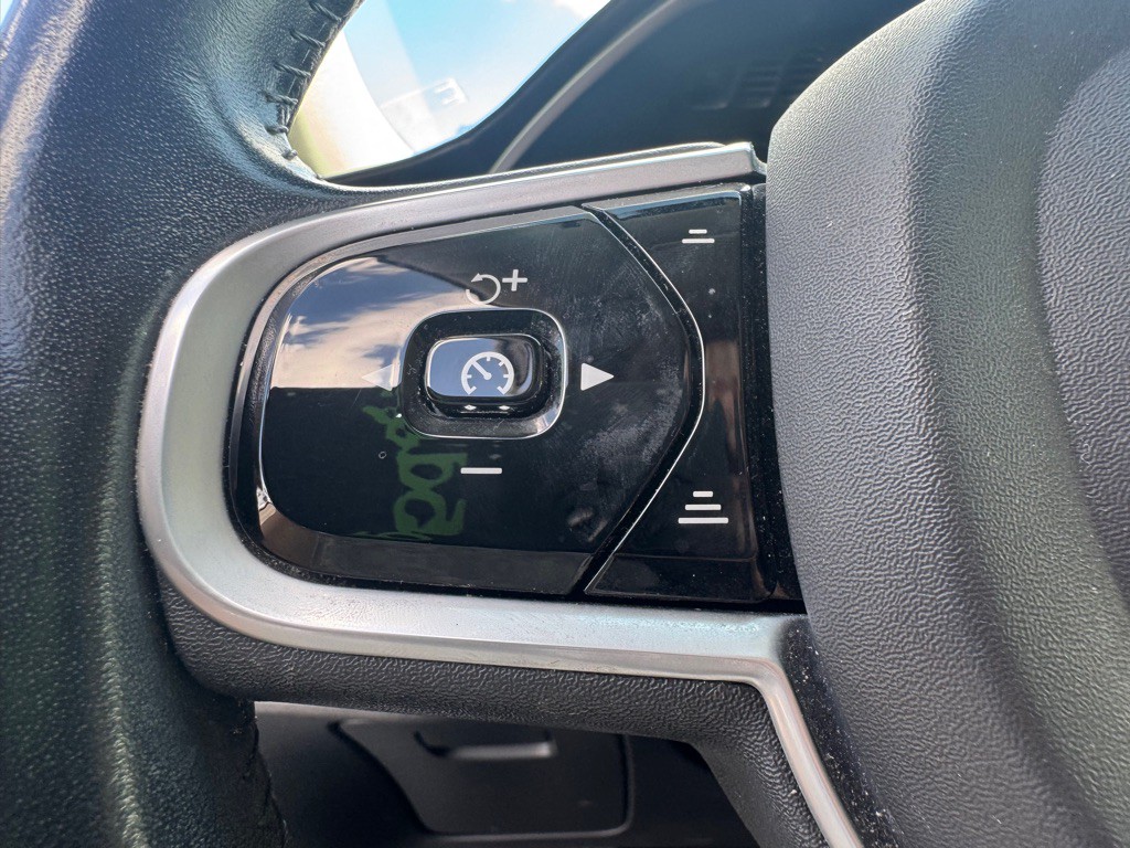 2020 Volvo XC90 Image 30