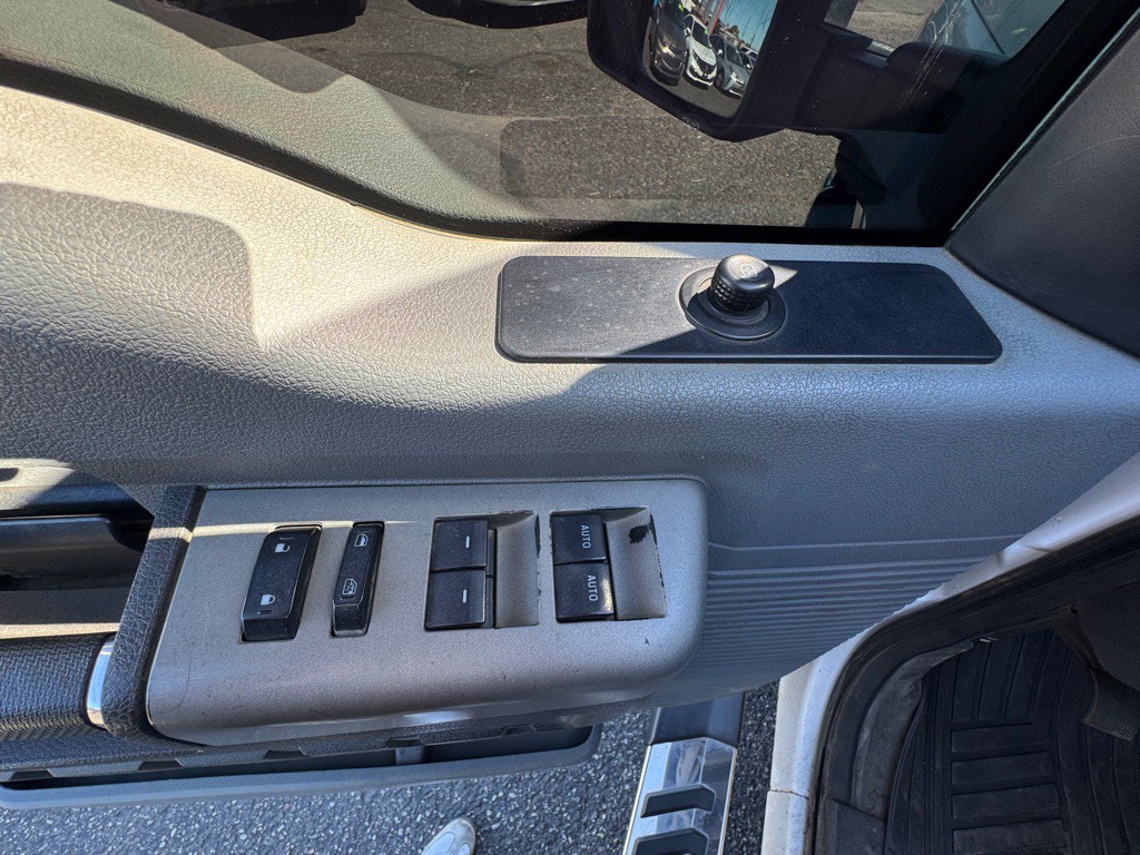 2015 Ford F-250 Image 21