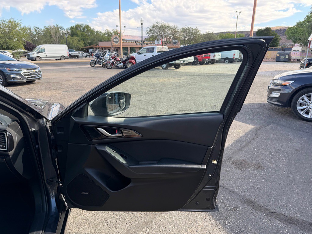 2016 Mazda Mazda3 Image 25