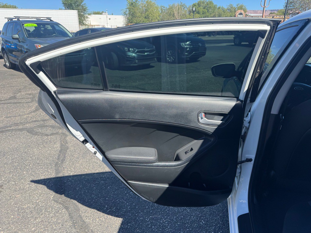 2018 Kia Forte Image 23