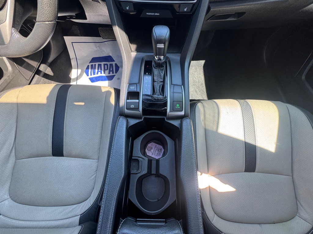 2018 Honda Civic Image 16
