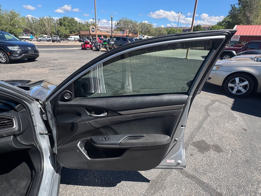 2018 Honda Civic Image 25