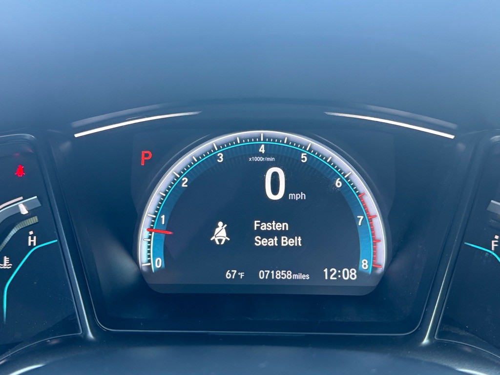 2018 Honda Civic Image 32