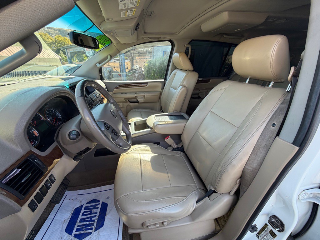 2014 Nissan Armada Image 9
