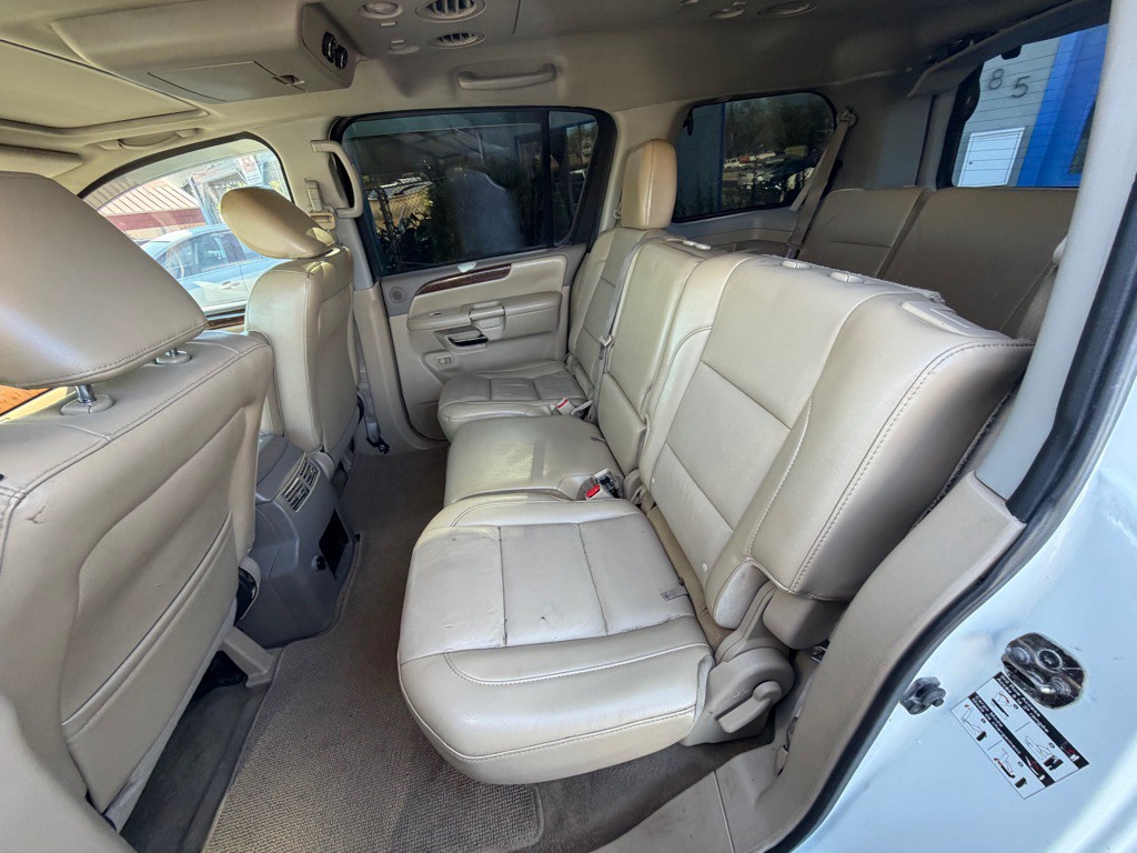 2014 Nissan Armada Image 11
