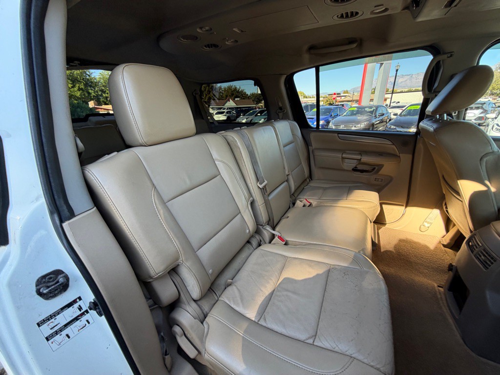2014 Nissan Armada Image 12