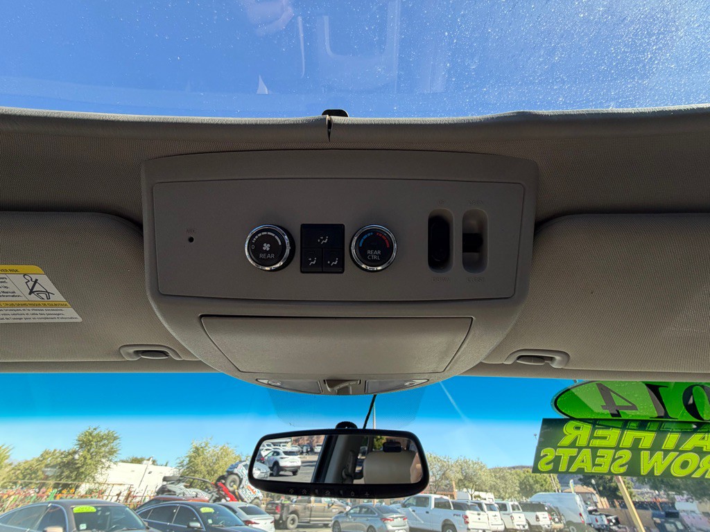 2014 Nissan Armada Image 19