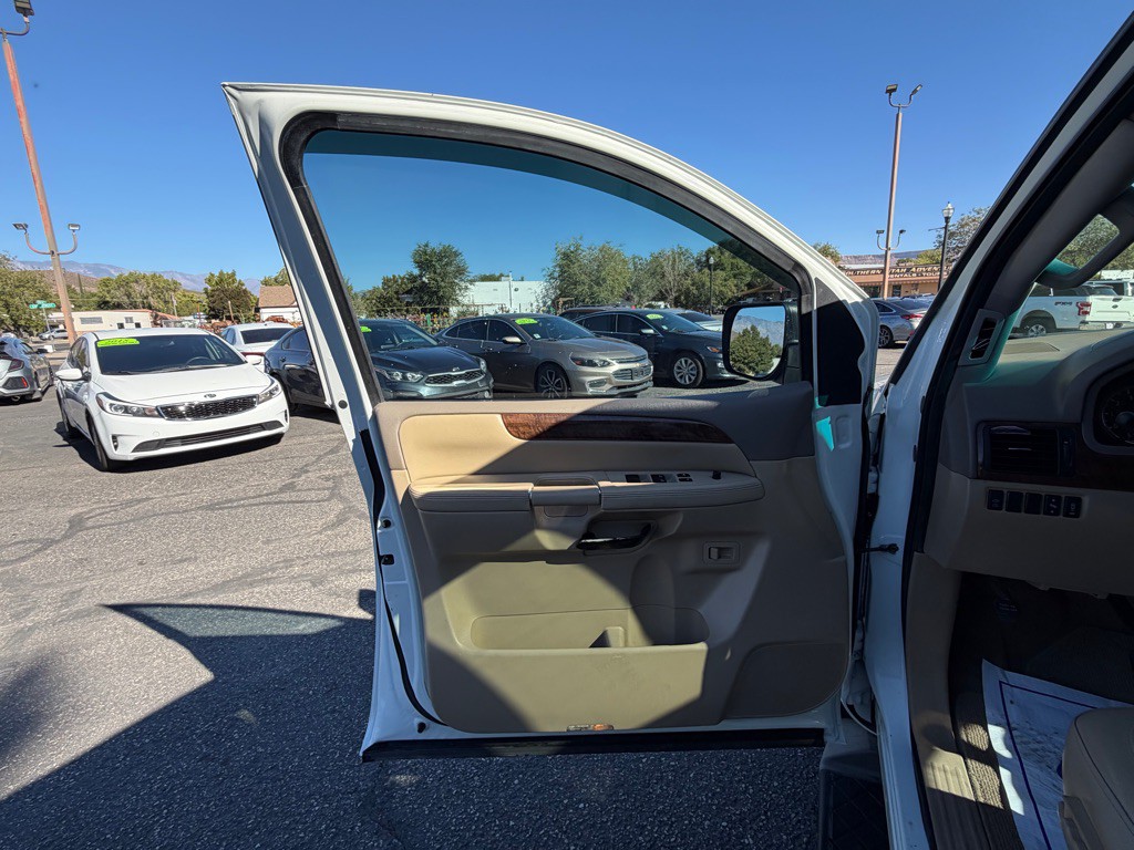 2014 Nissan Armada Image 24