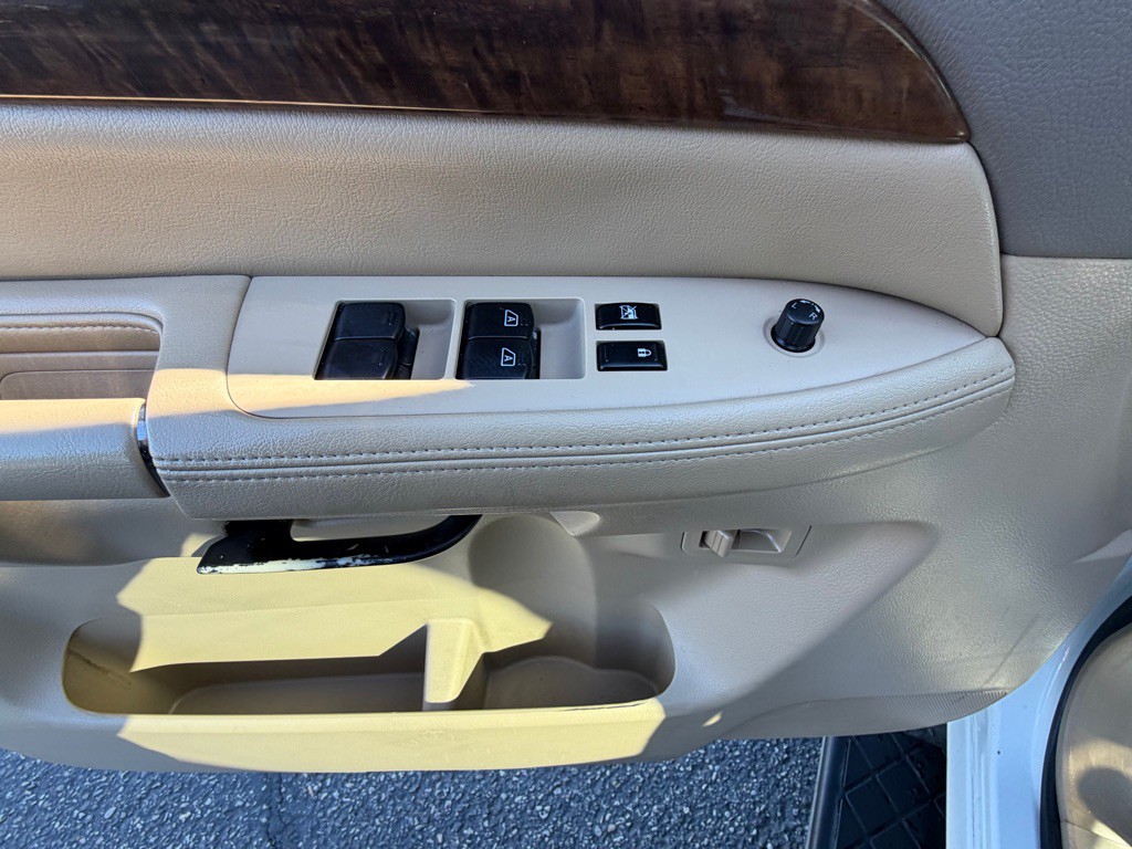 2014 Nissan Armada Image 25