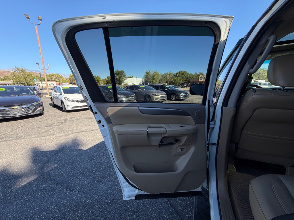 2014 Nissan Armada Image 27