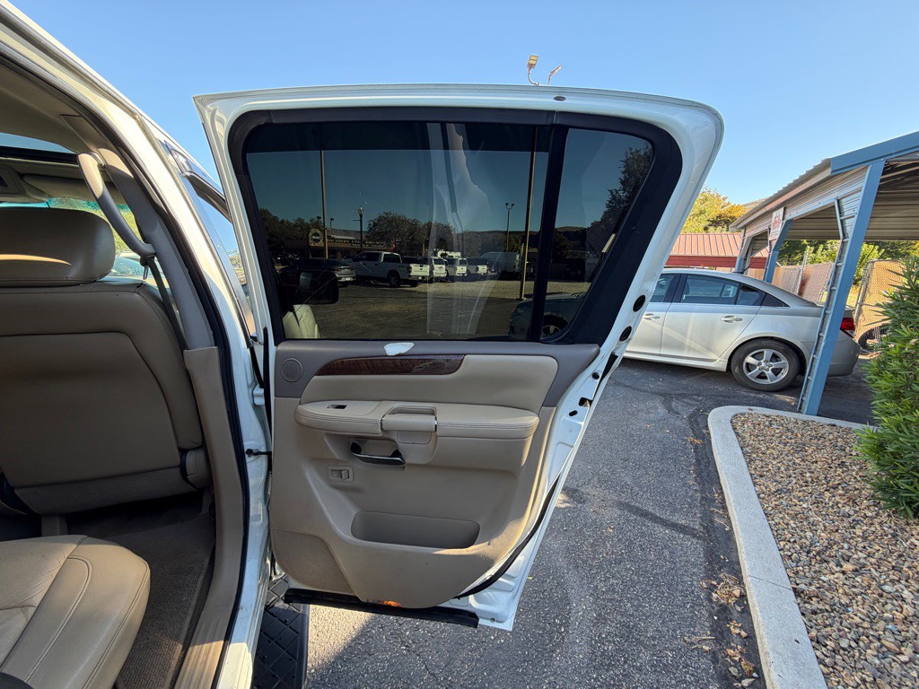 2014 Nissan Armada Image 28