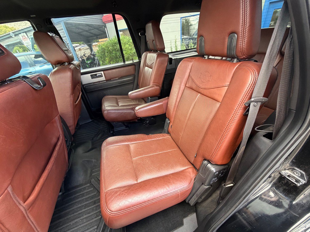 2012 Ford Expedition Image 11