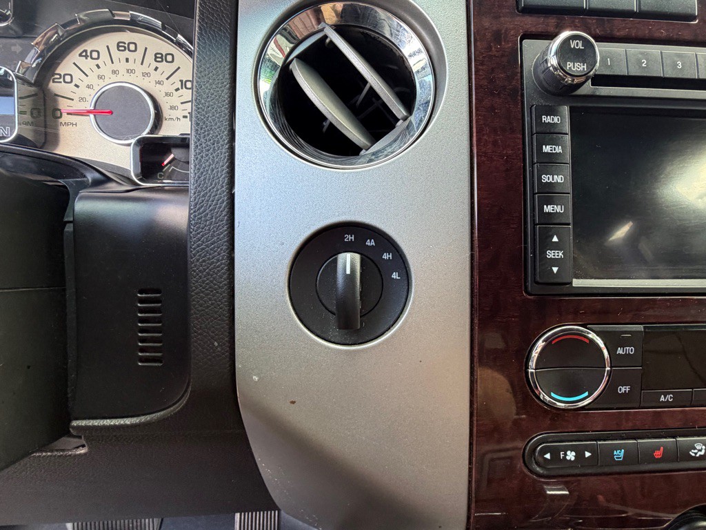 2012 Ford Expedition Image 34