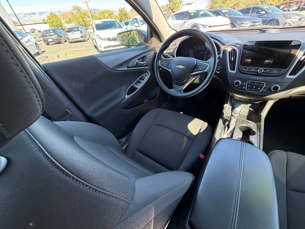 2023 Chevrolet Malibu Image 13