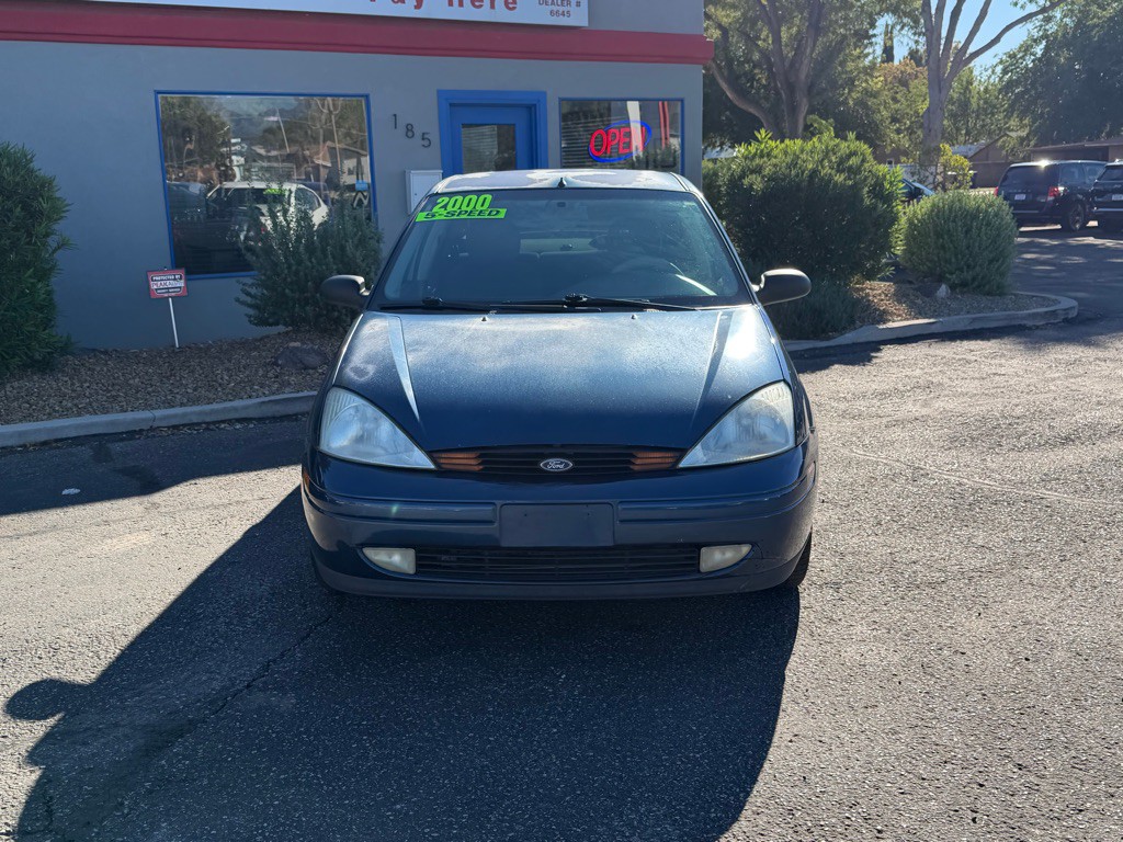 2000 Ford Focus Image 2