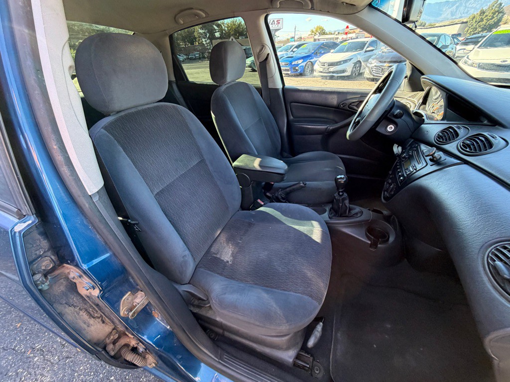 2000 Ford Focus Image 10