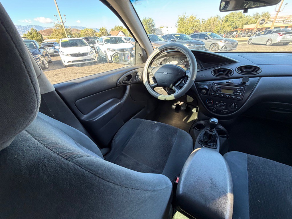 2000 Ford Focus Image 13