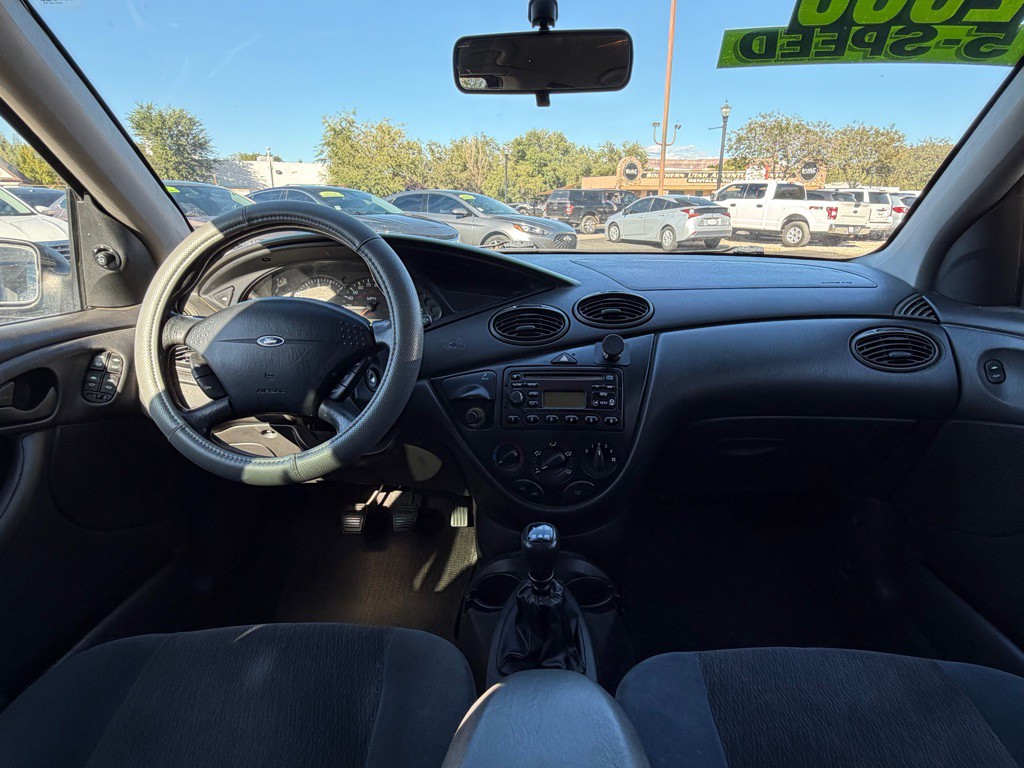 2000 Ford Focus Image 14