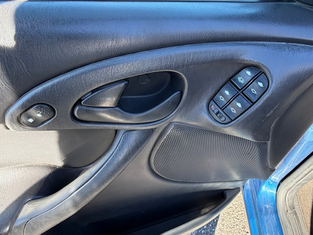 2000 Ford Focus Image 21