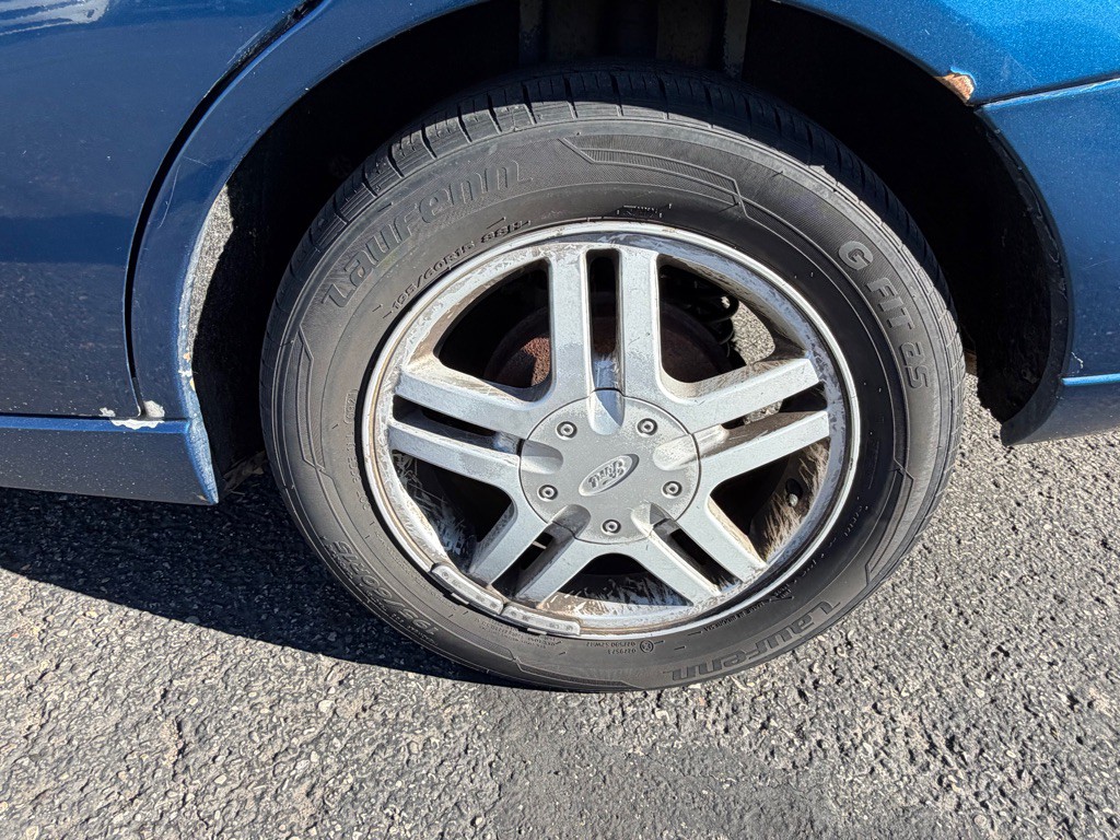 2000 Ford Focus Image 25