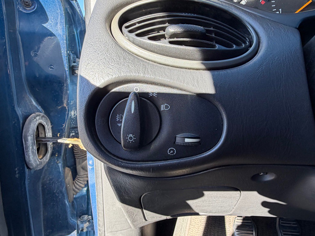 2000 Ford Focus Image 27