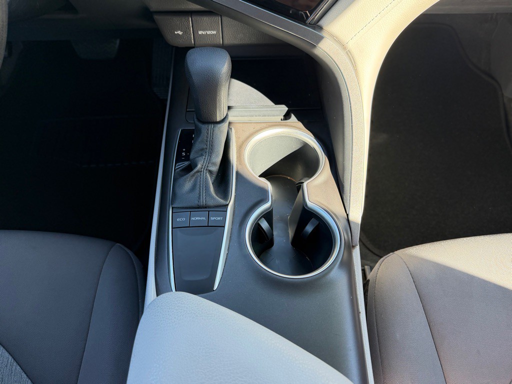 2022 Toyota Camry Image 16