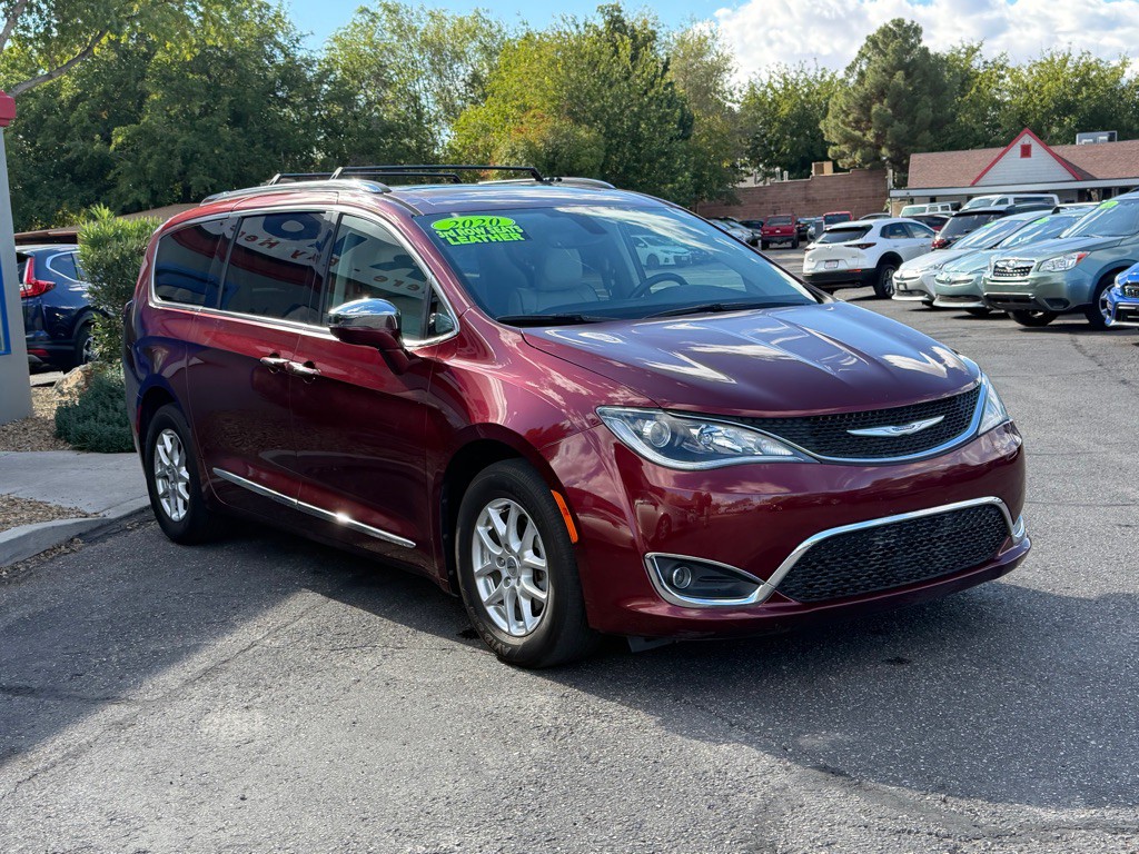 2020 Chrysler Pacifica Image 3