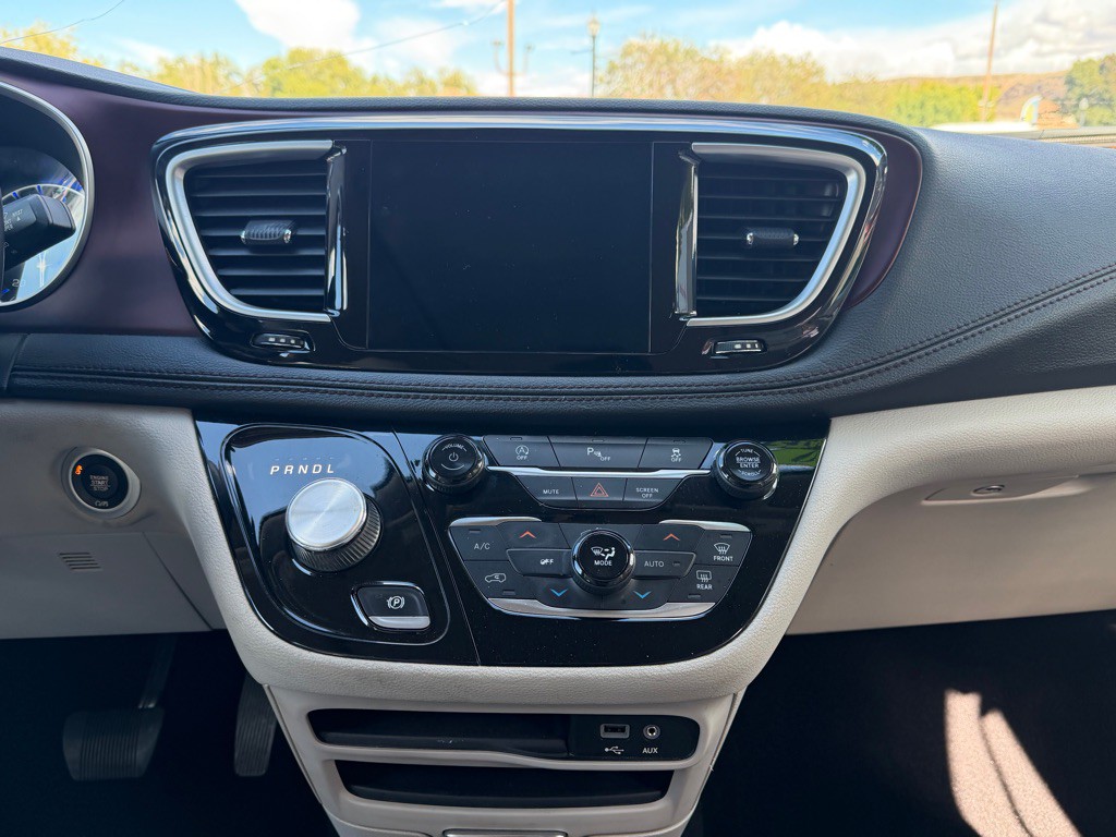 2020 Chrysler Pacifica Image 15