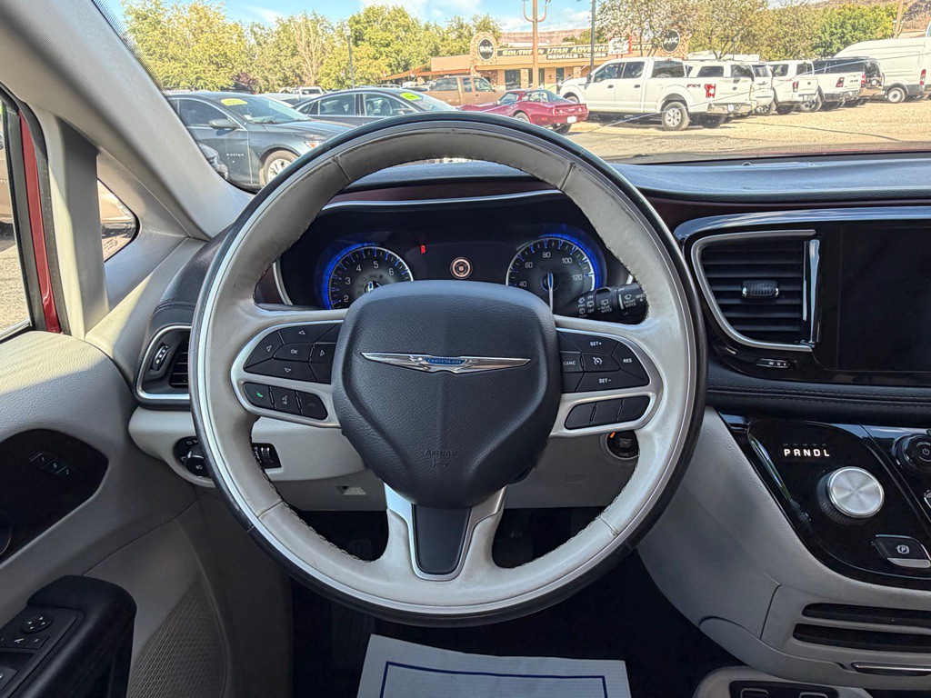 2020 Chrysler Pacifica Image 17