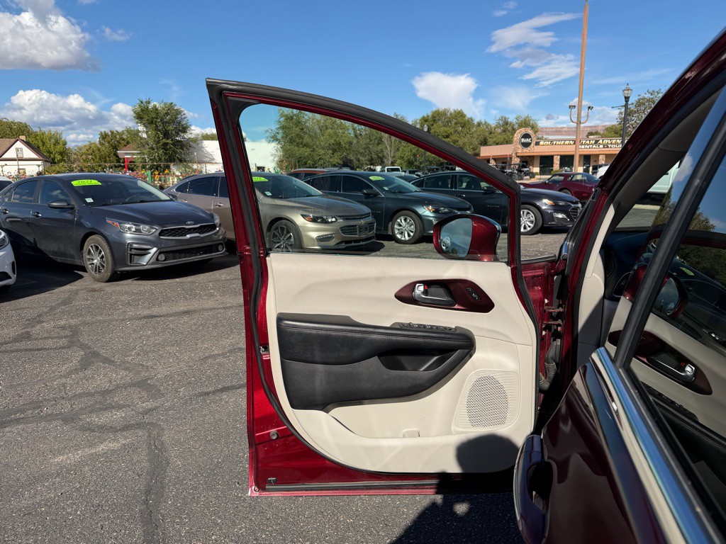 2020 Chrysler Pacifica Image 25