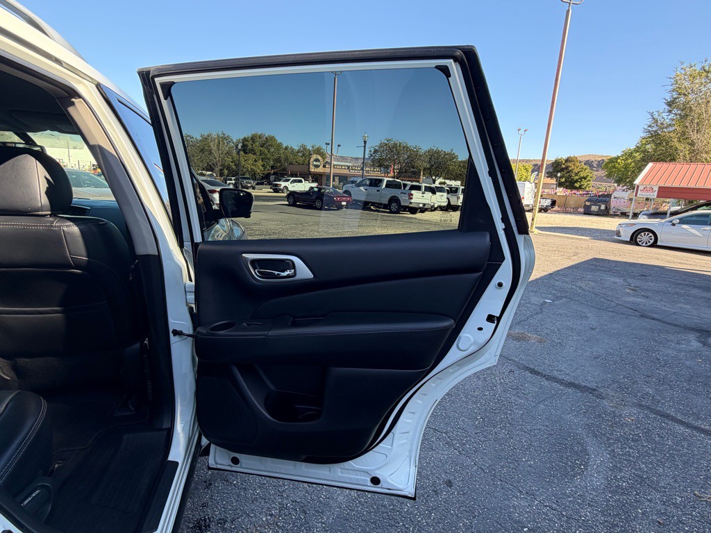 2020 Nissan Pathfinder Image 28