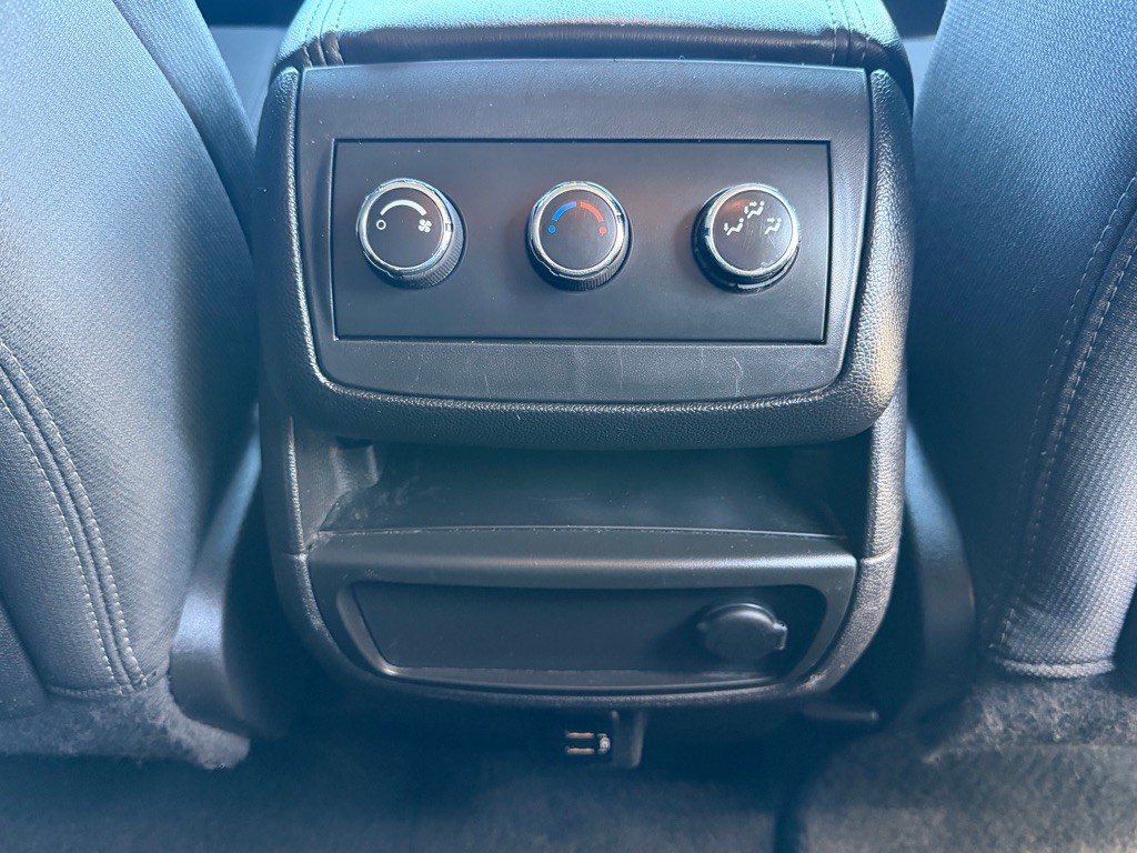 2016 Chevrolet Traverse Image 18