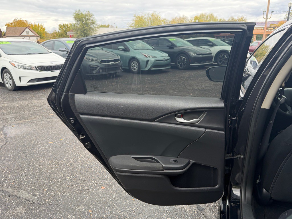 2019 Honda Civic Image 24