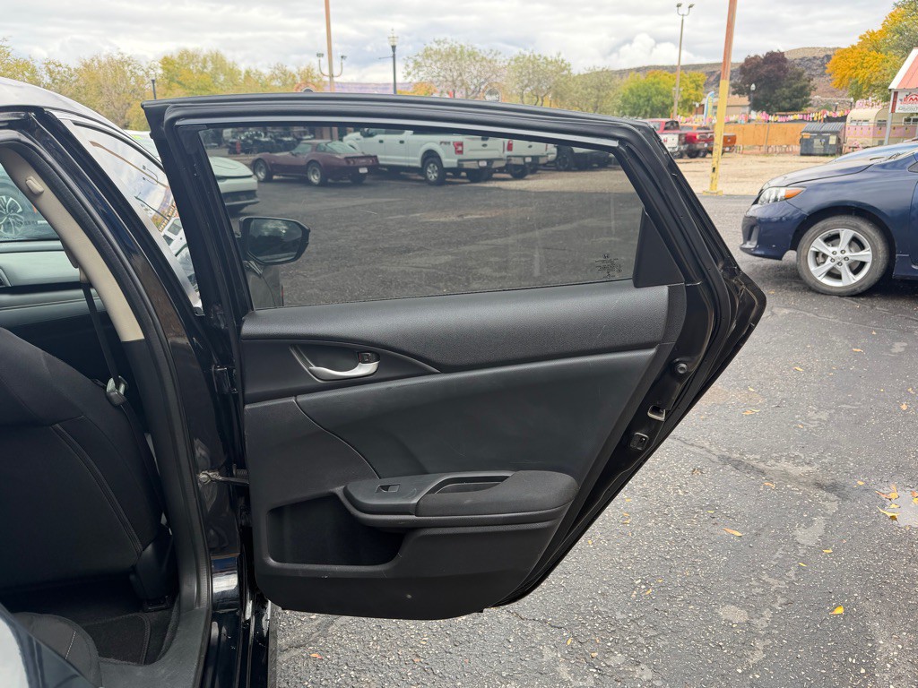 2019 Honda Civic Image 25