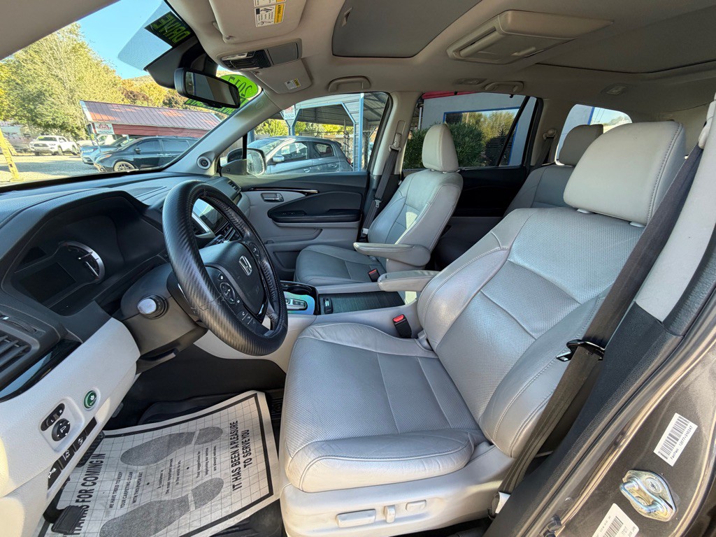 2017 Honda Pilot Image 9